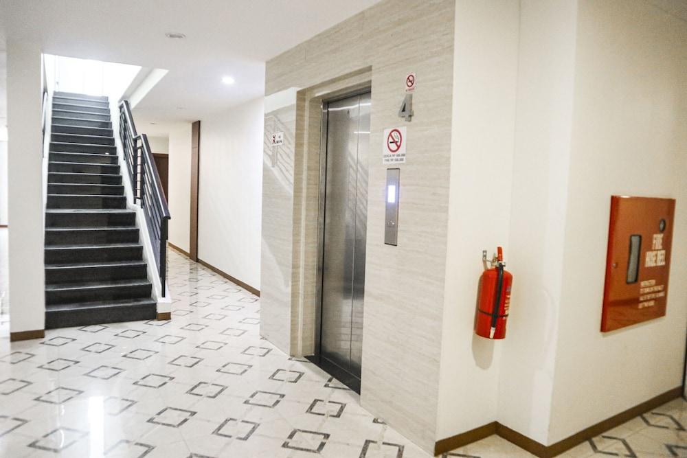 Batam Hana Hotel מראה חיצוני תמונה